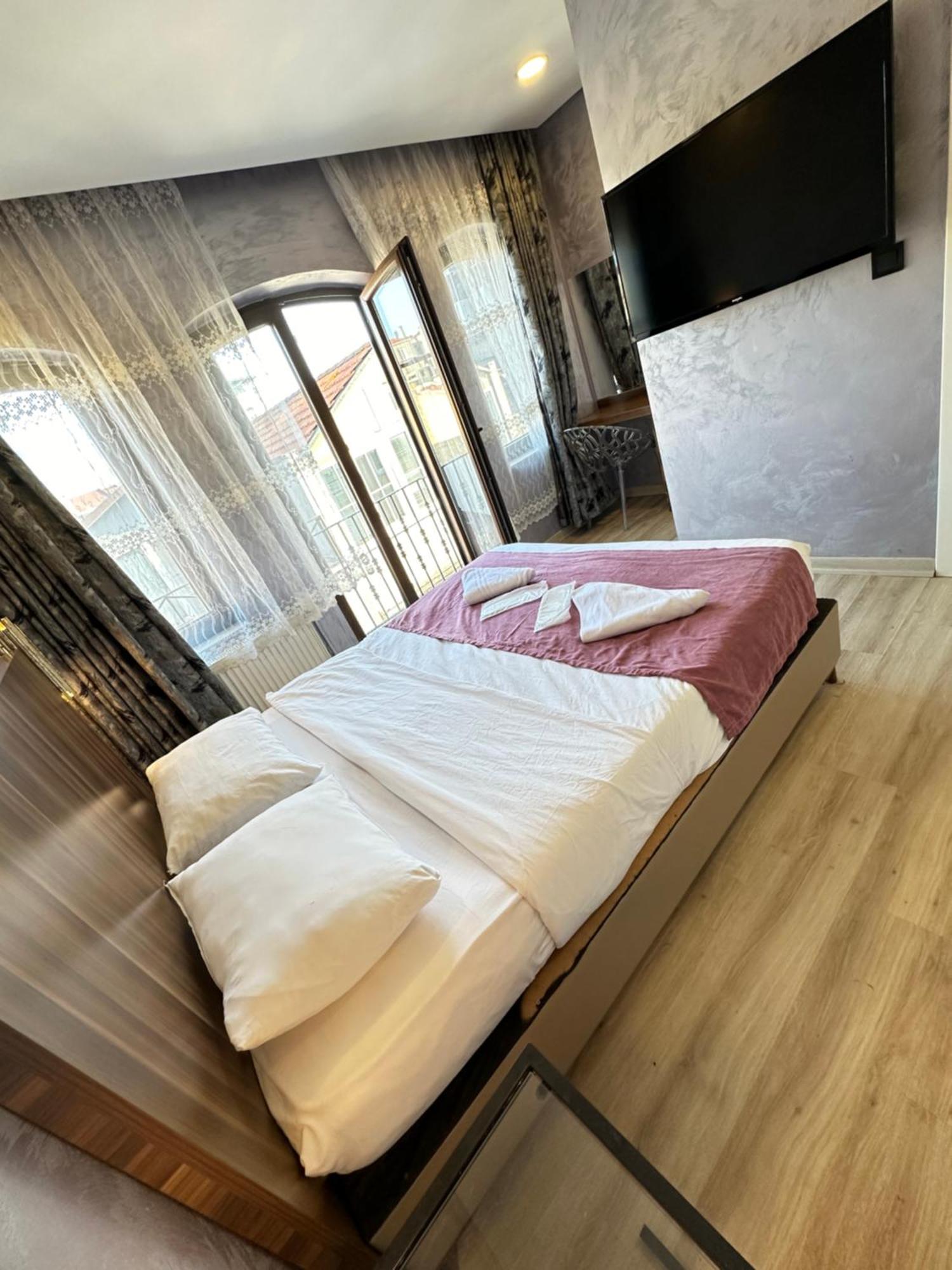 Alyon Suite Hotel Istanboel Buitenkant foto