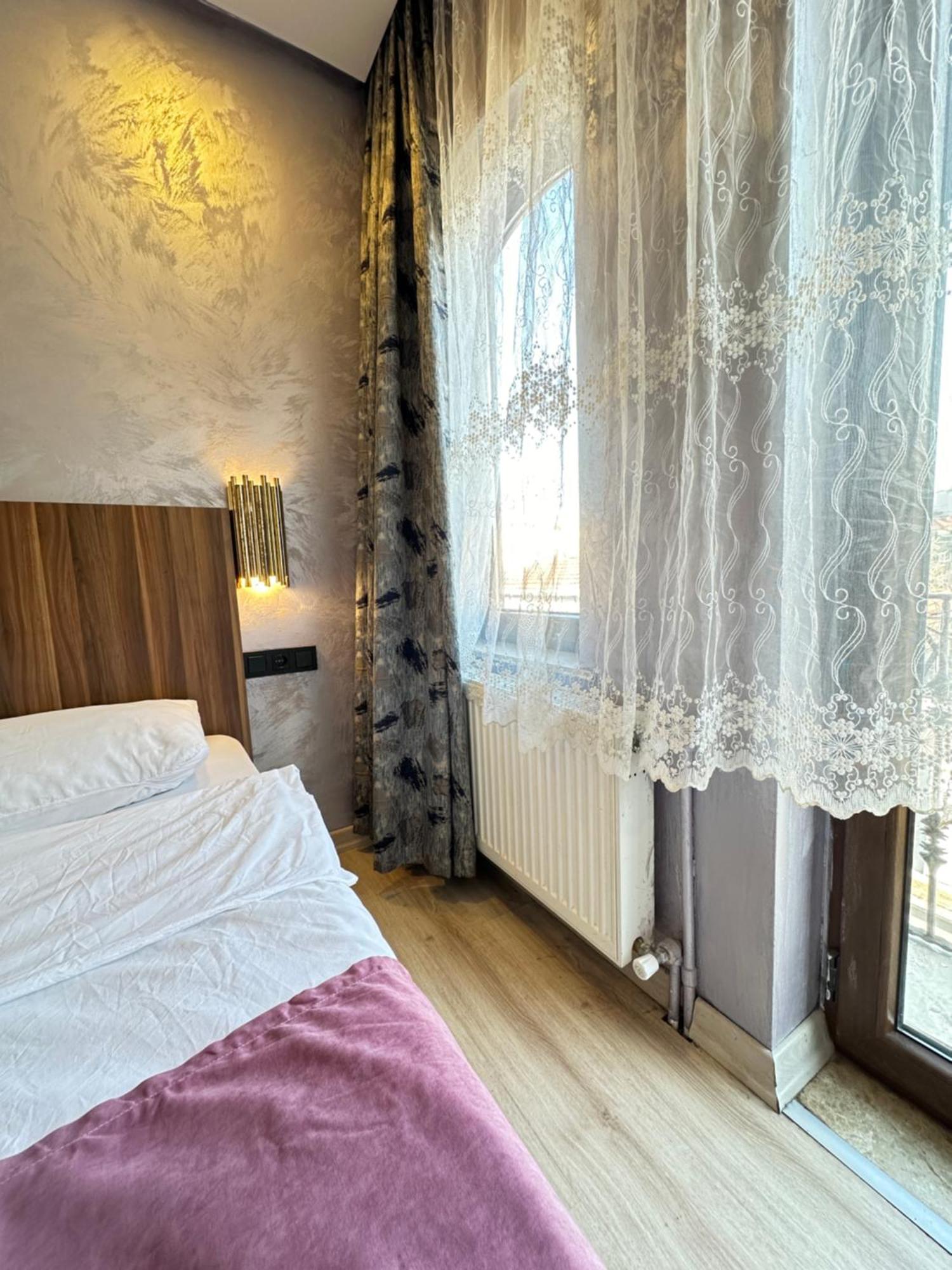 Alyon Suite Hotel Istanboel Buitenkant foto
